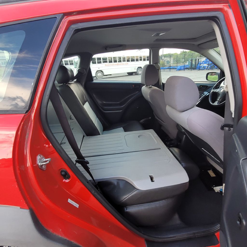 Photo 21 of this PONTIAC VIBE