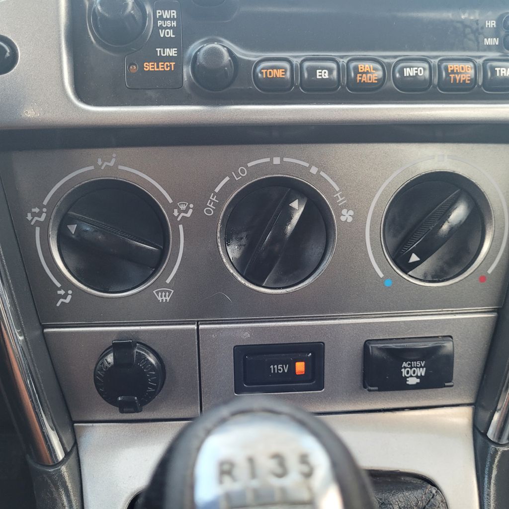 Photo 37 of this PONTIAC VIBE