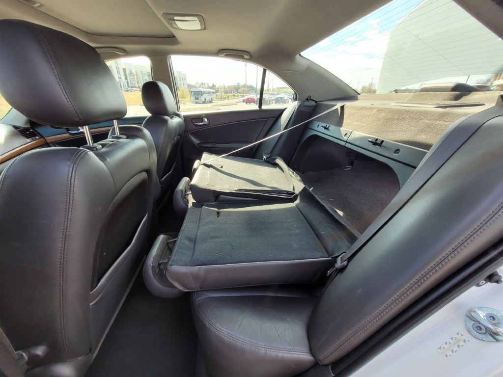 Photo 8 of this HYUNDAI SONATA