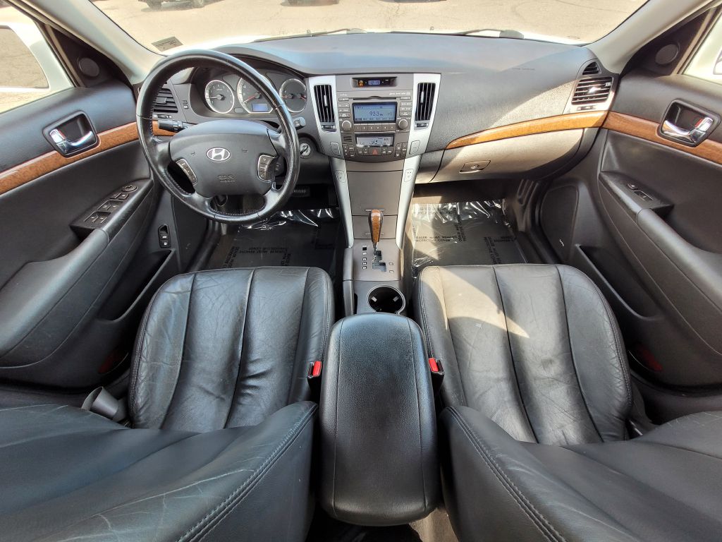 Photo 11 of this HYUNDAI SONATA