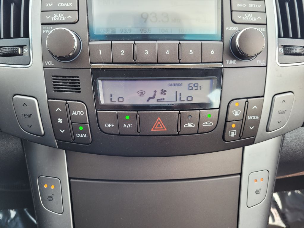 Photo 18 of this HYUNDAI SONATA