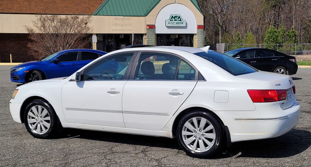 Photo 28 of this HYUNDAI SONATA