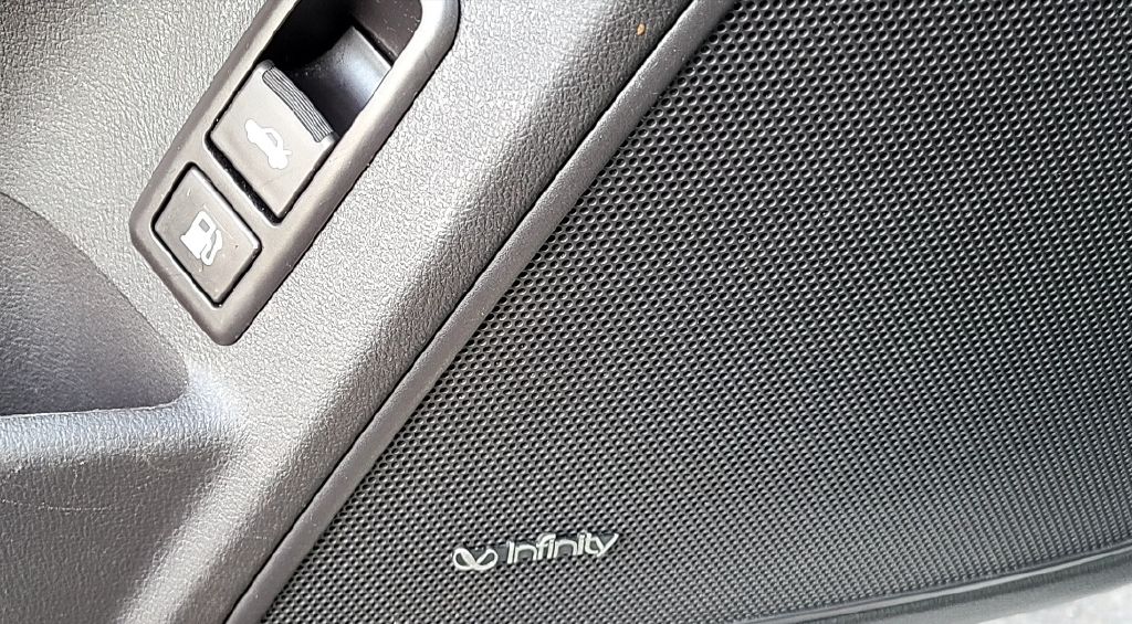 Photo 37 of this HYUNDAI SONATA
