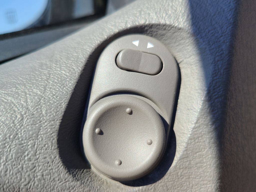 Photo 12 of this SATURN LS1
