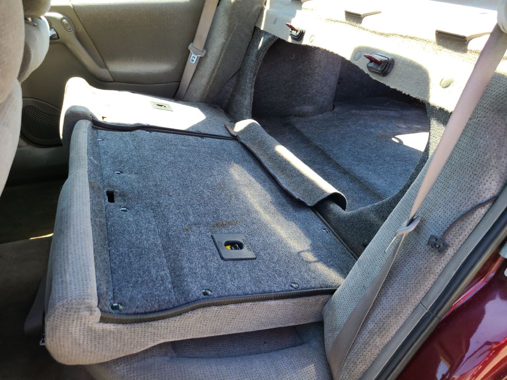 Photo 17 of this SATURN LS1