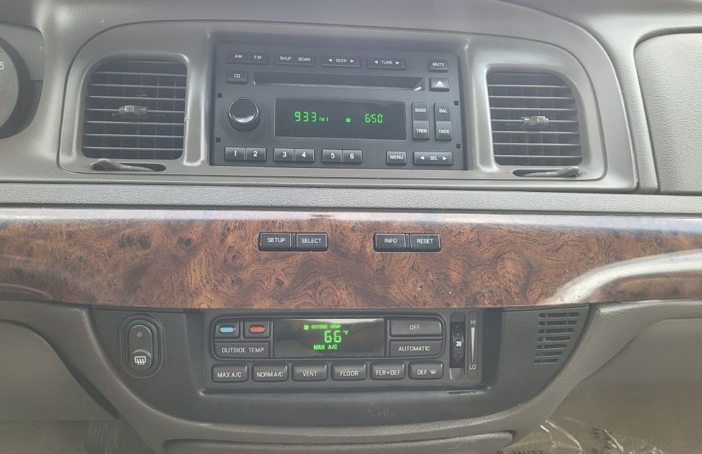 Photo 8 of this MERCURY GRAND MARQUIS