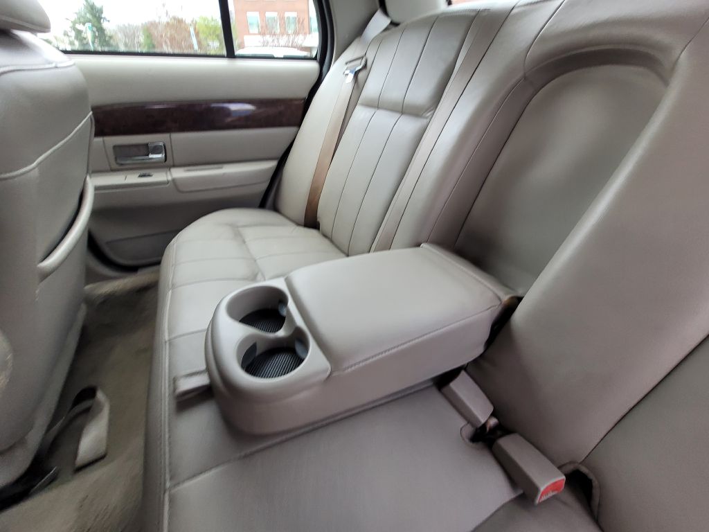 Photo 22 of this MERCURY GRAND MARQUIS