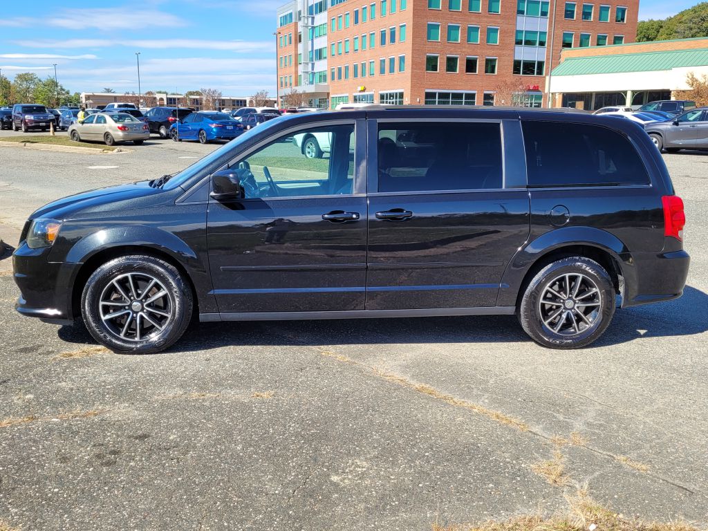 Photo 2 of this DODGE GRAND CARAVAN
