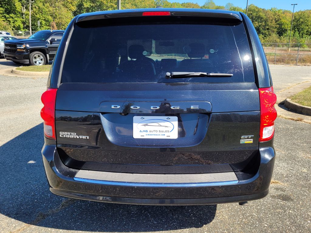 Photo 3 of this DODGE GRAND CARAVAN