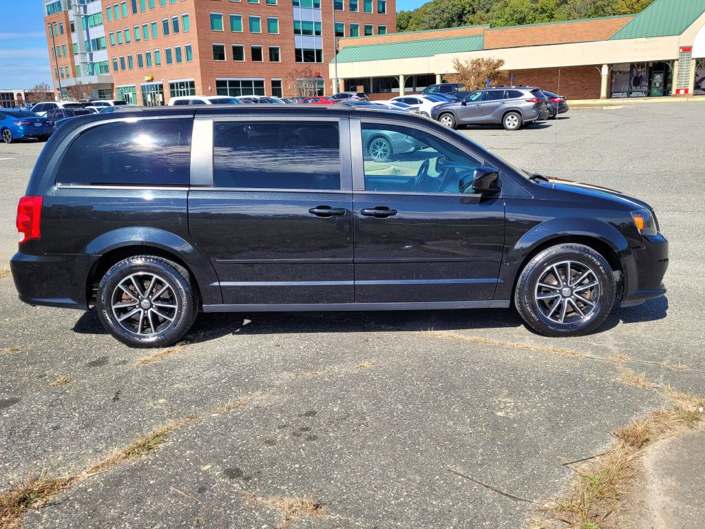 Photo 5 of this DODGE GRAND CARAVAN