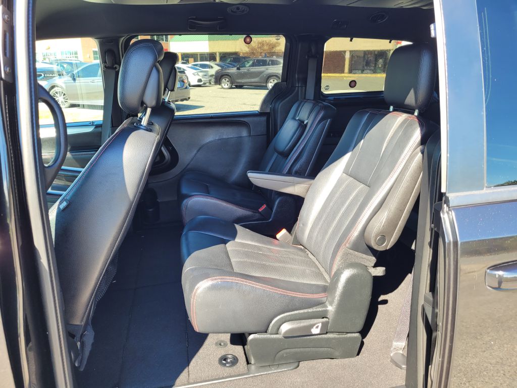 Photo 16 of this DODGE GRAND CARAVAN