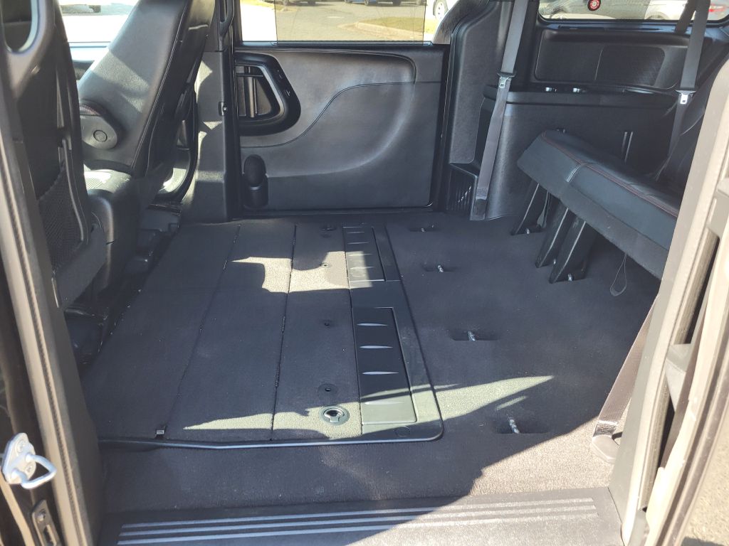 Photo 18 of this DODGE GRAND CARAVAN