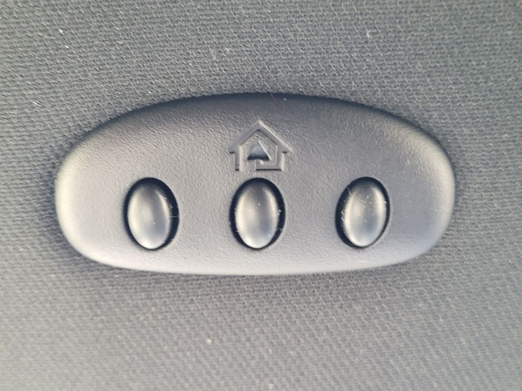 Photo 22 of this DODGE GRAND CARAVAN