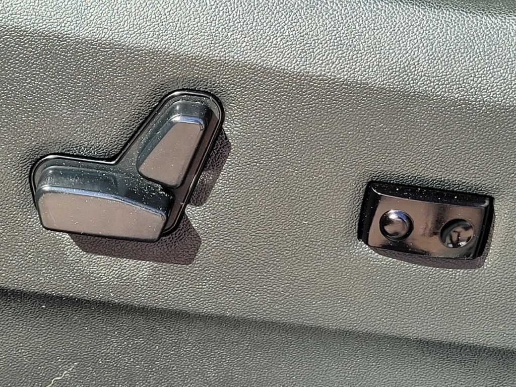 Photo 25 of this DODGE GRAND CARAVAN