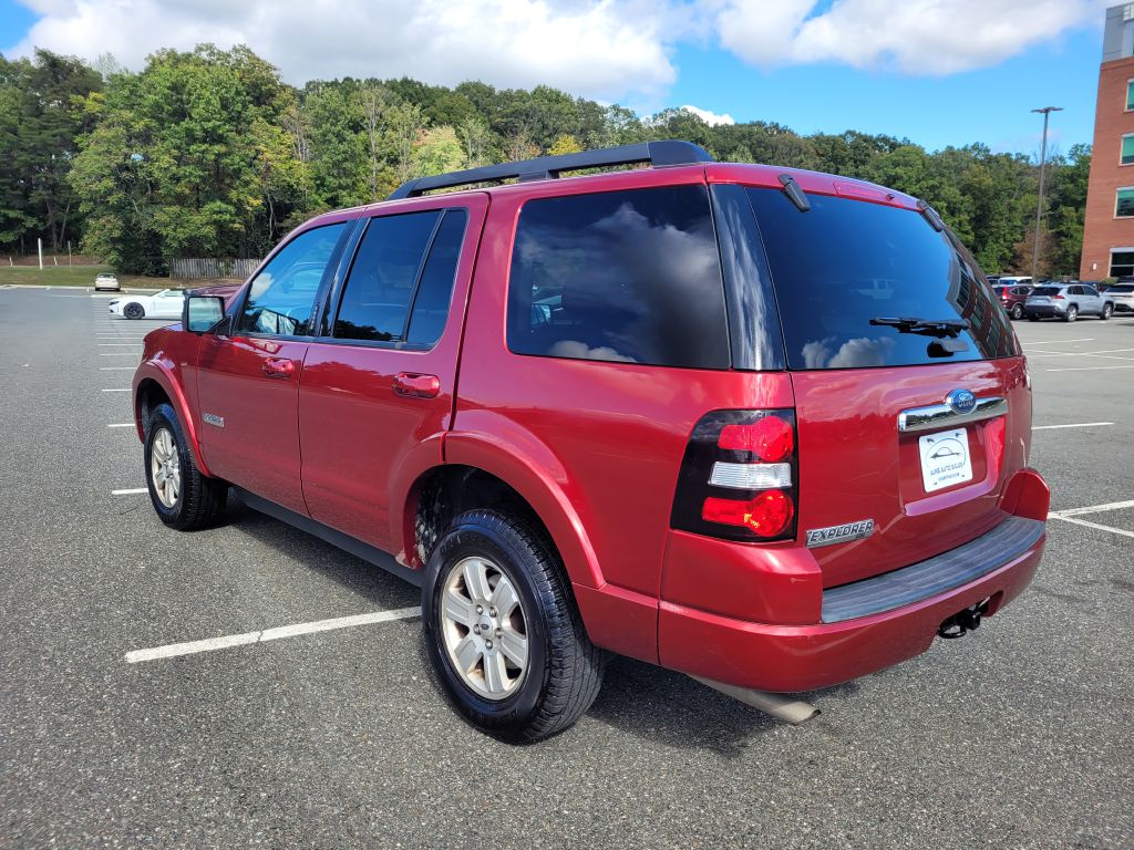 Photo 3 of this FORD EXPLORER