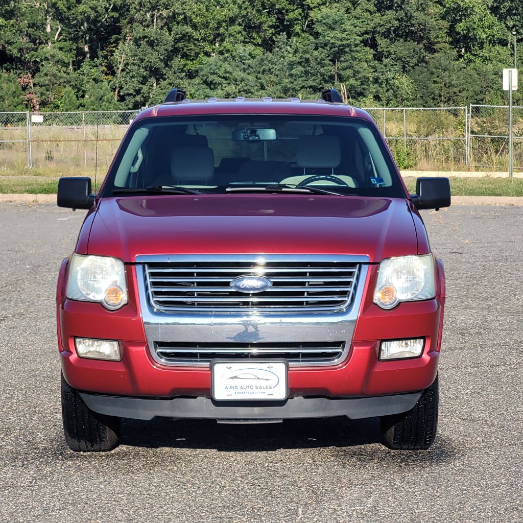 Photo 8 of this FORD EXPLORER