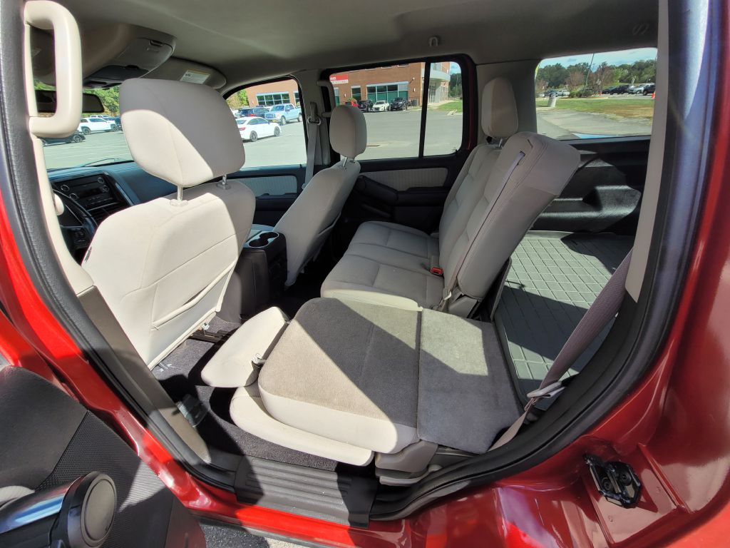 Photo 20 of this FORD EXPLORER