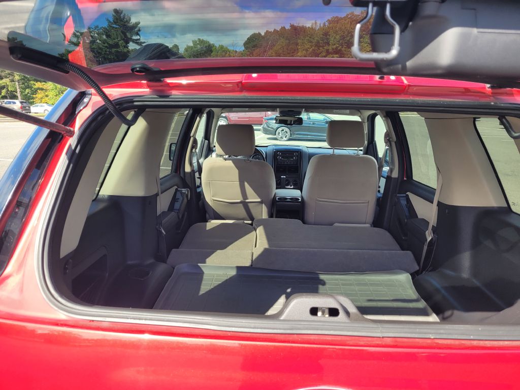 Photo 24 of this FORD EXPLORER