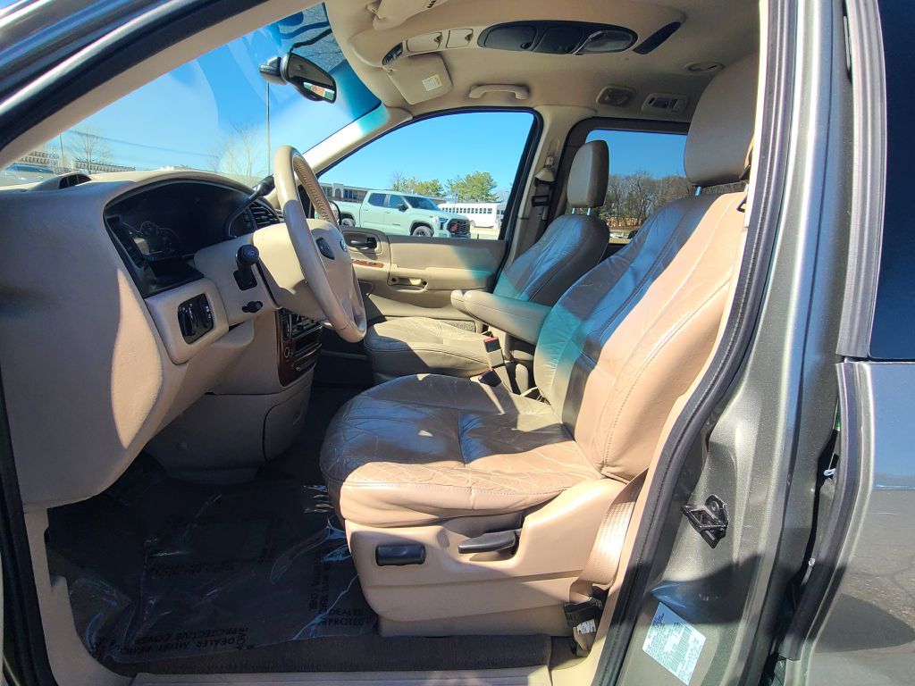 Photo 10 of this FORD WINDSTAR