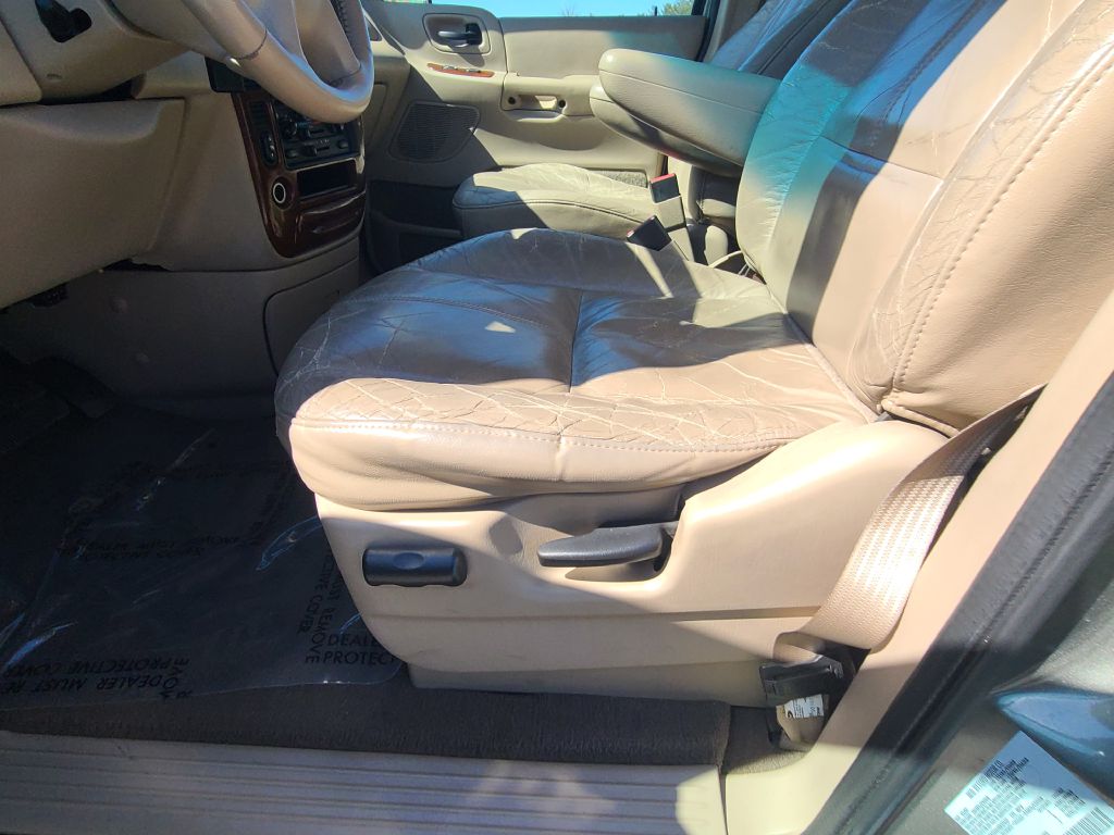 Photo 11 of this FORD WINDSTAR