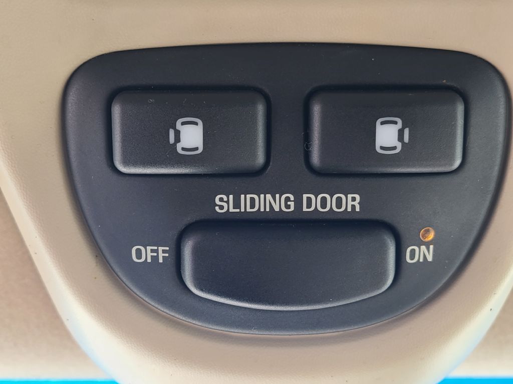 Photo 12 of this FORD WINDSTAR