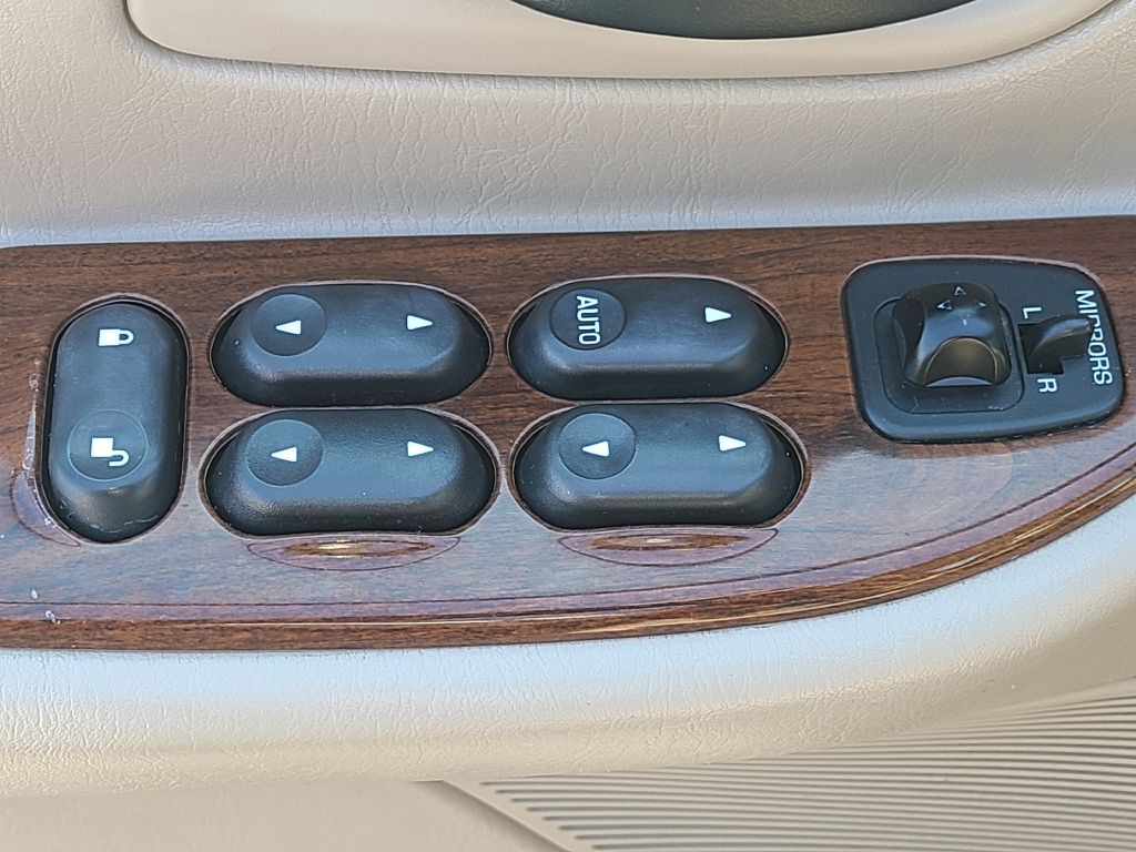 Photo 32 of this FORD WINDSTAR