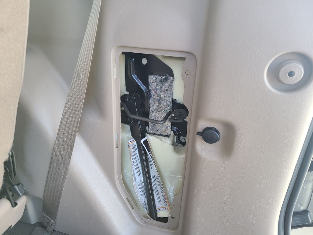 Photo 39 of this FORD WINDSTAR