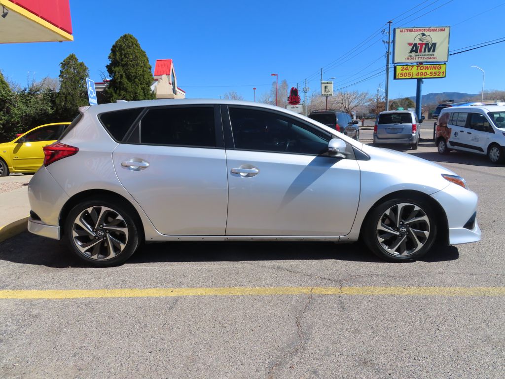 Additional photo of vehicle.