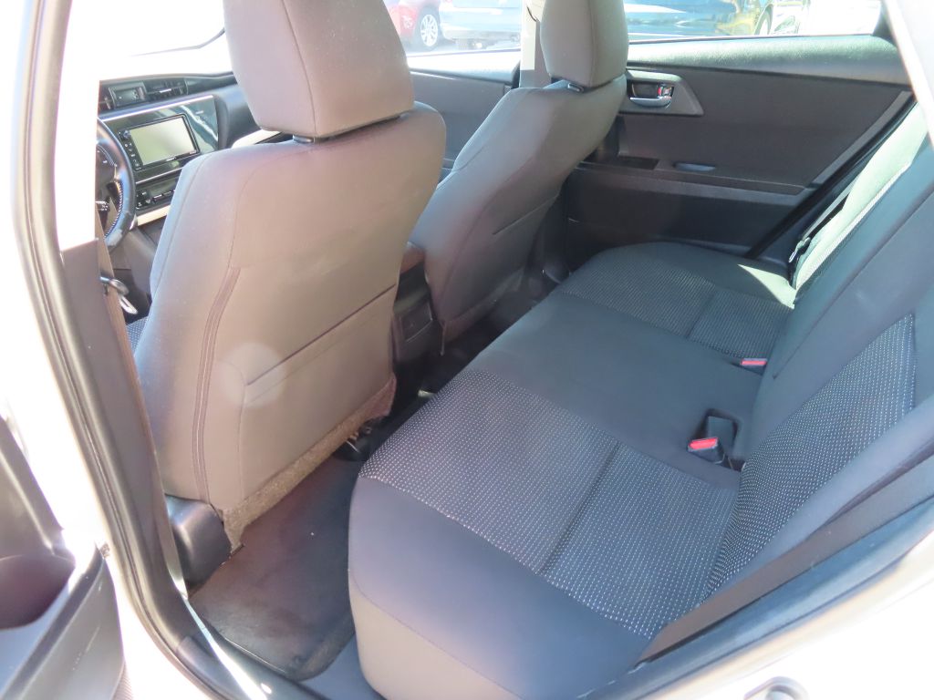 Additional photo of vehicle.