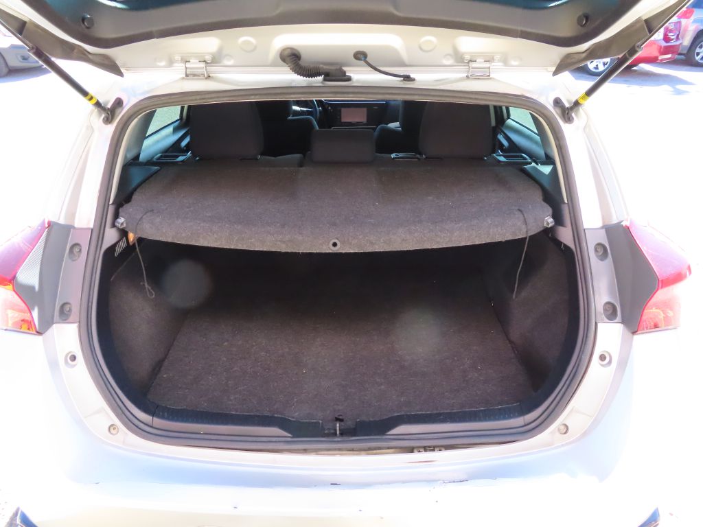 Additional photo of vehicle.