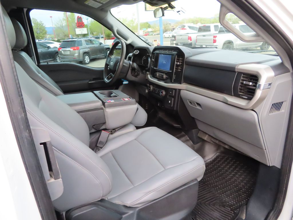 Additional photo of vehicle.
