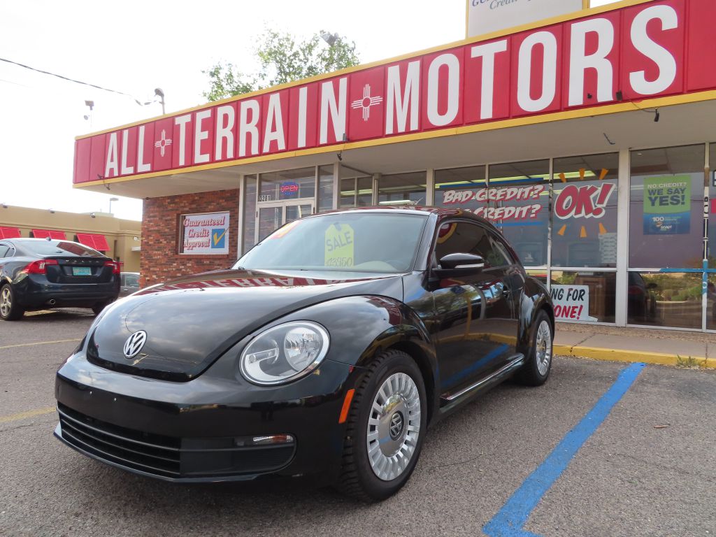 2014 Volkswagen Beetle 2.5L w/Sunroof PZEV's photo