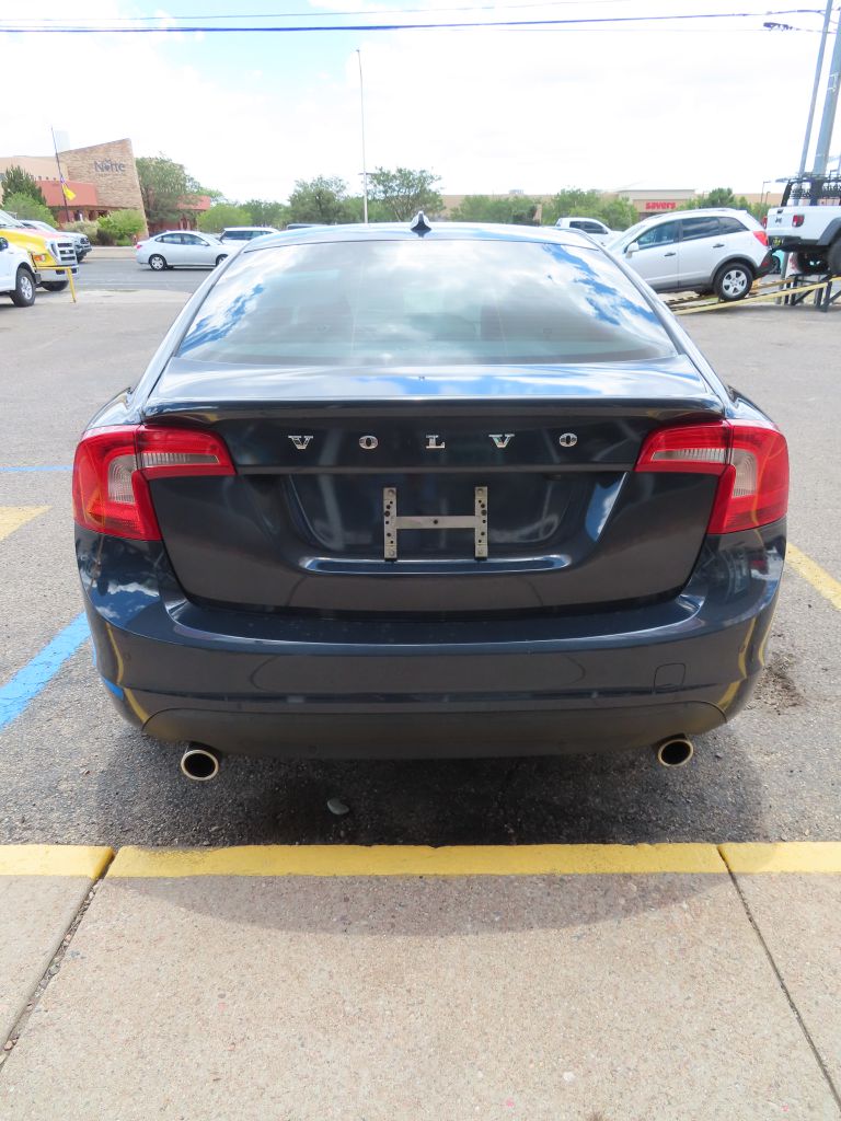 Additional photo of vehicle.