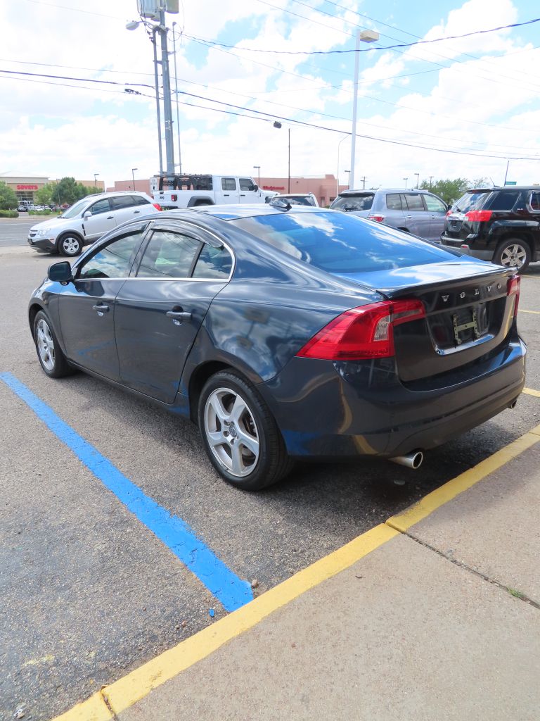Additional photo of vehicle.
