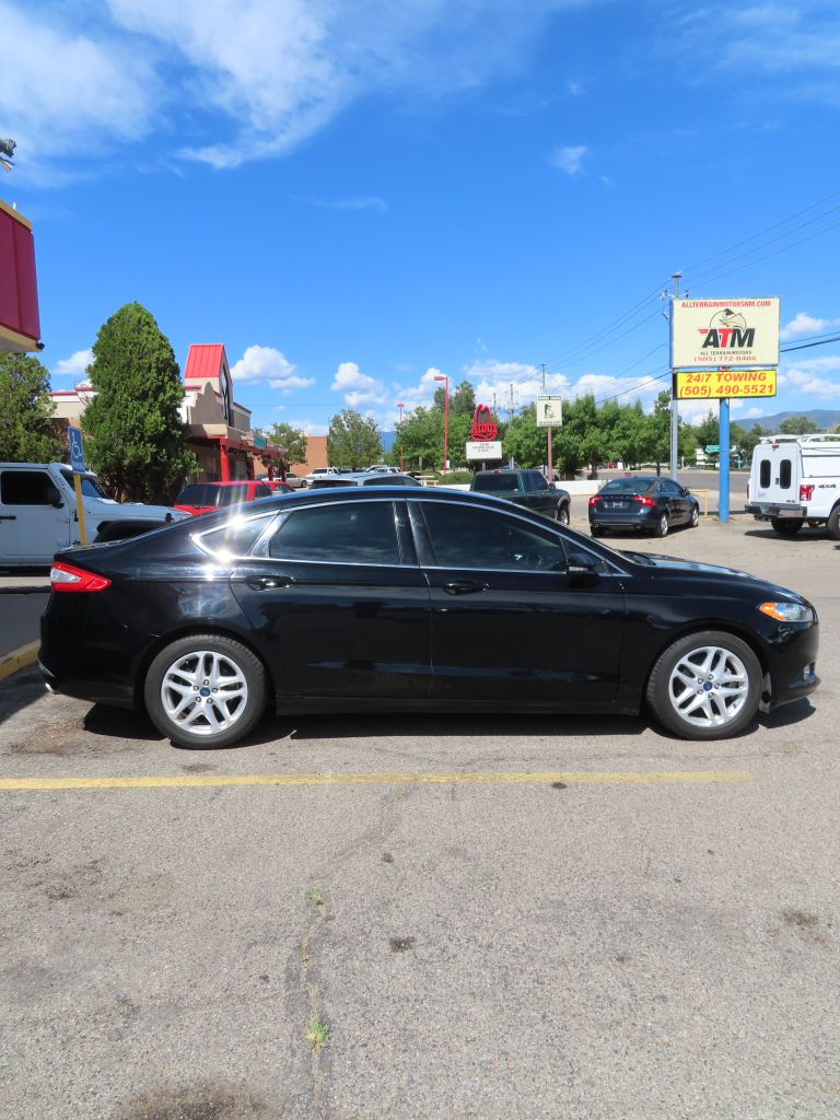 2016 Ford Fusion SE - Photo 4