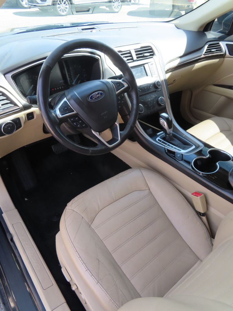 2016 Ford Fusion SE - Photo 9
