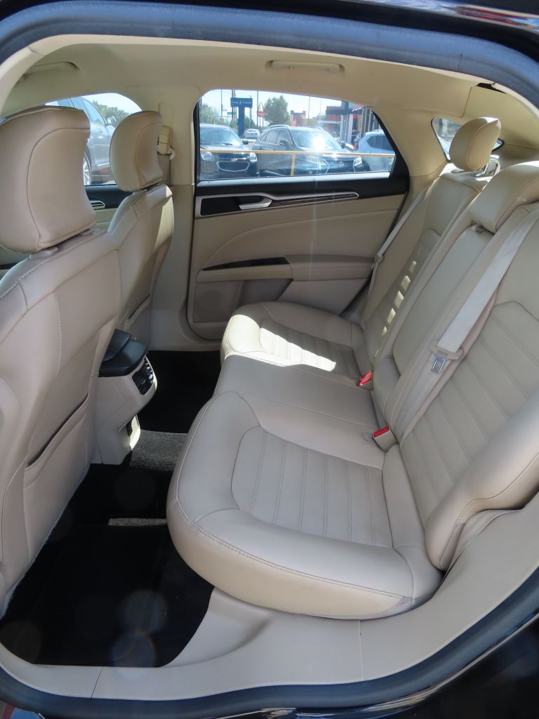 2016 Ford Fusion SE - Photo 10