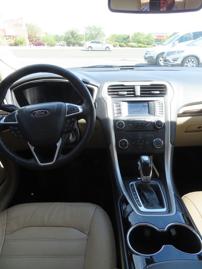 2016 Ford Fusion SE - Photo 11