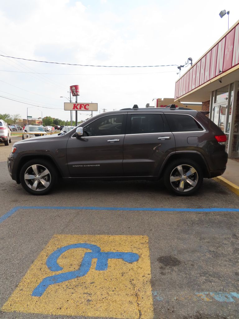 Additional photo of vehicle.