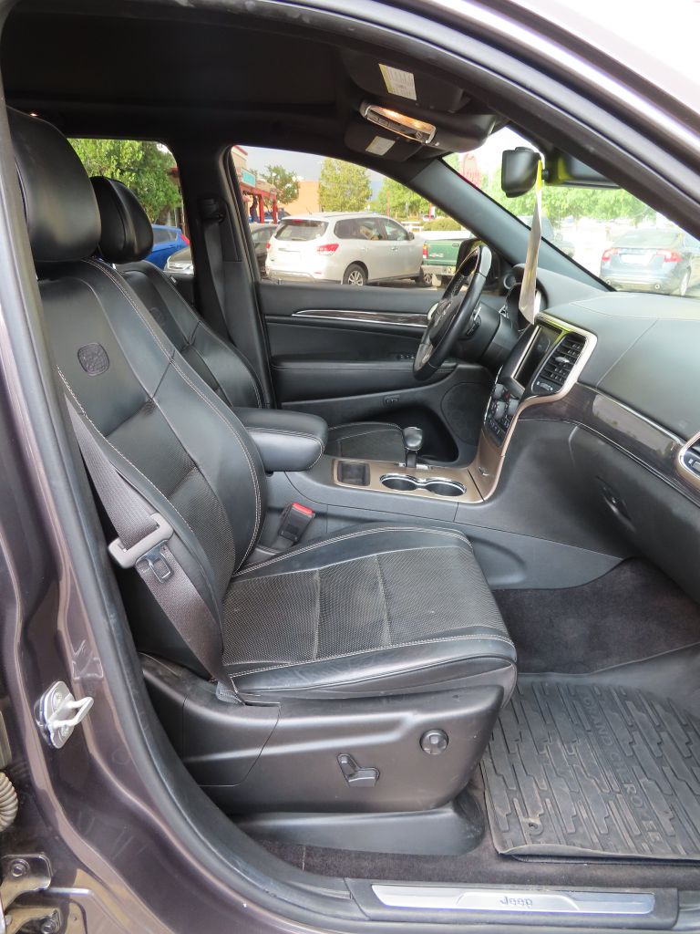 Additional photo of vehicle.