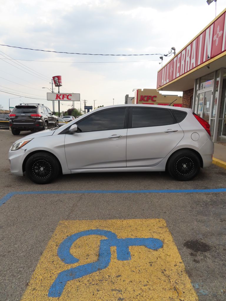 2017 Hyundai Accent SE - Photo 7
