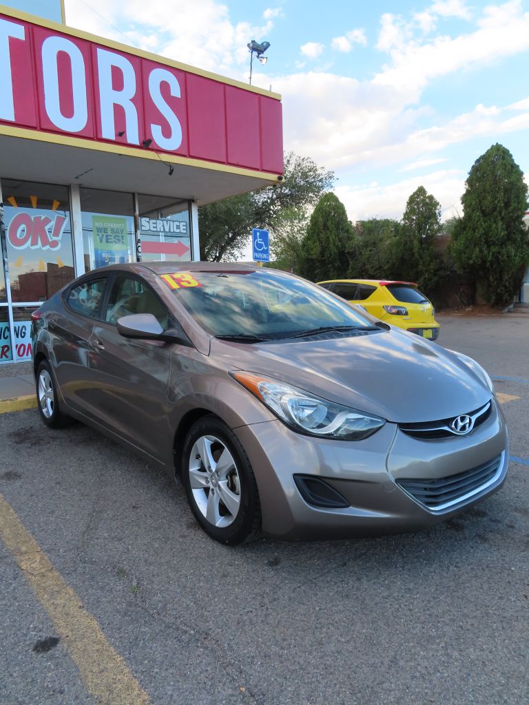 Additional photo of vehicle.