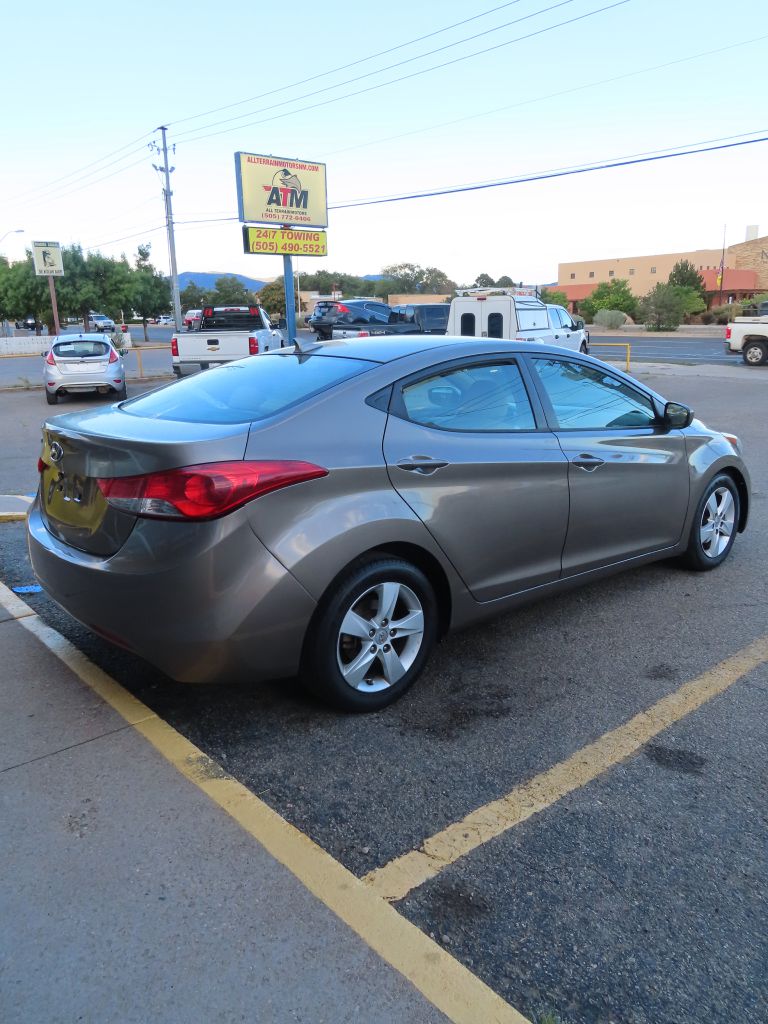 Additional photo of vehicle.