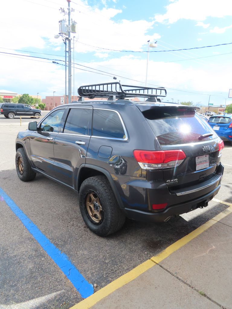 Additional photo of vehicle.