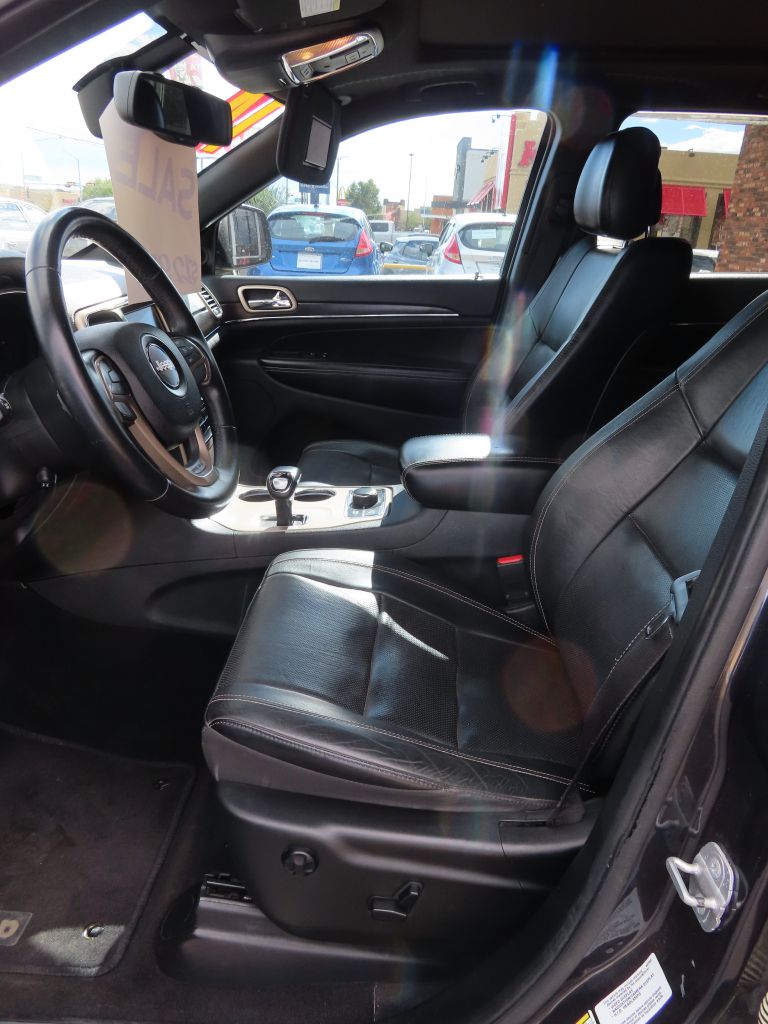 Additional photo of vehicle.