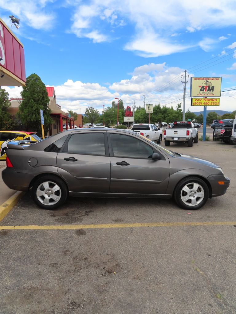 Additional photo of vehicle.