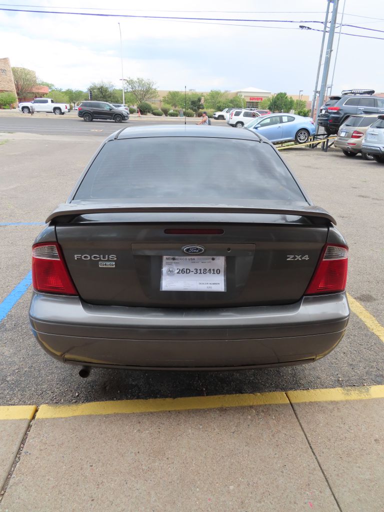 Additional photo of vehicle.