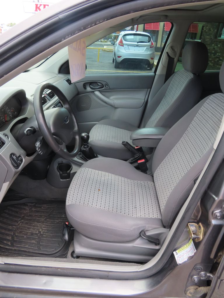 Additional photo of vehicle.