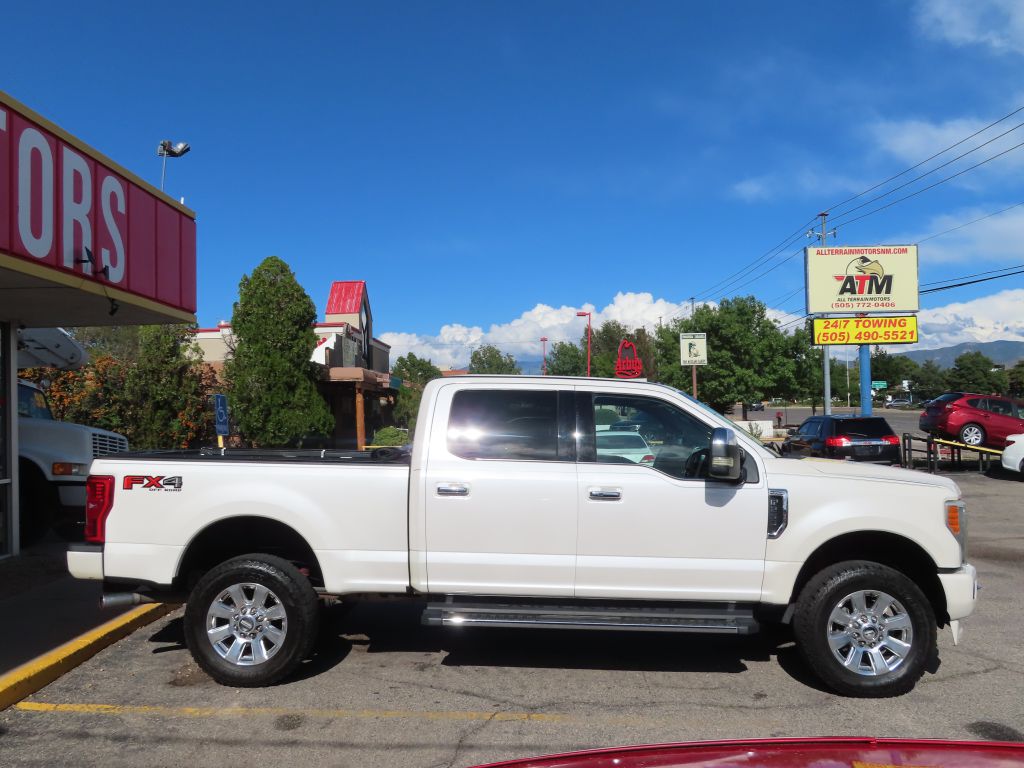 2017 Ford F-250 Super Duty Platinum photo 5