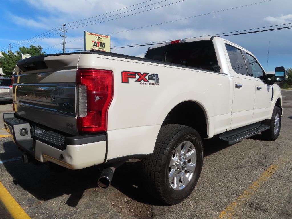 2017 Ford F-250 Super Duty Platinum photo 19